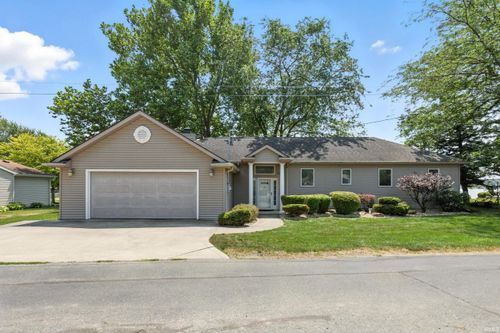 740 Lane 136 Turkey Lk, Hudson, IN, 46747-9662 | Card Image