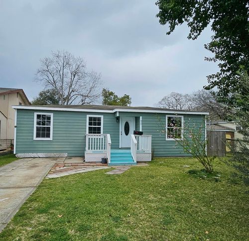820 12th Avenue N, Texas City, TX, 77590 | Card Image