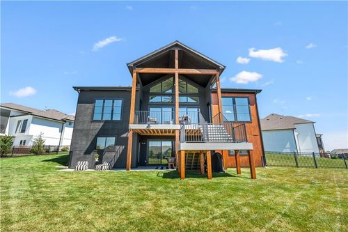 17420 Crystal Street, Overland Park, KS, 66221 | Card Image