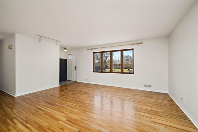 oversized front living room | Image 5