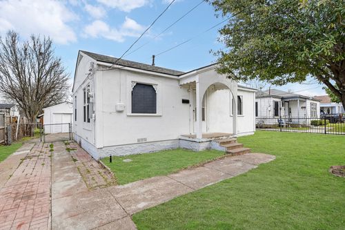 4123 Dawes Drive, Dallas, TX, 75211 | Card Image