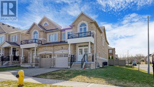 75 Lauderdale Dr, Maple, ON, L6A4G7 | Card Image