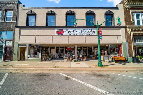 409 W Will Rogers Blvd, Claremore, OK, 74017-6820 | Card Image