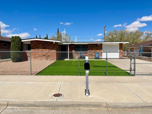 4917 Royal Dr, El Paso, TX, 79924-3118 | Card Image