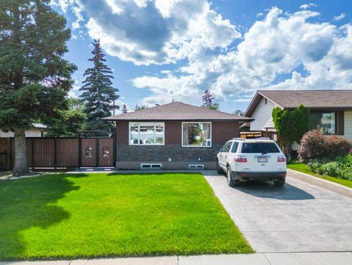 2439 41 Street Se, Home with 4 bedrooms, 2 bathrooms and 5 parking in Calgary AB | Card Image