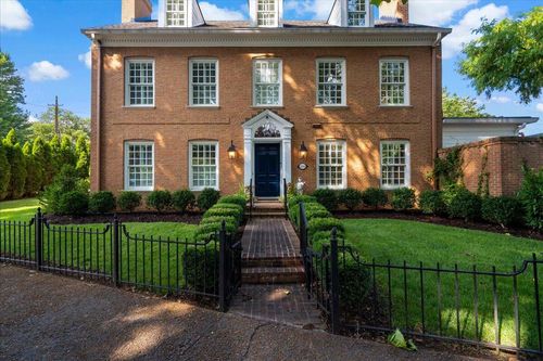 558 Central Ave, Lexington, KY, 40502-1706 | Card Image