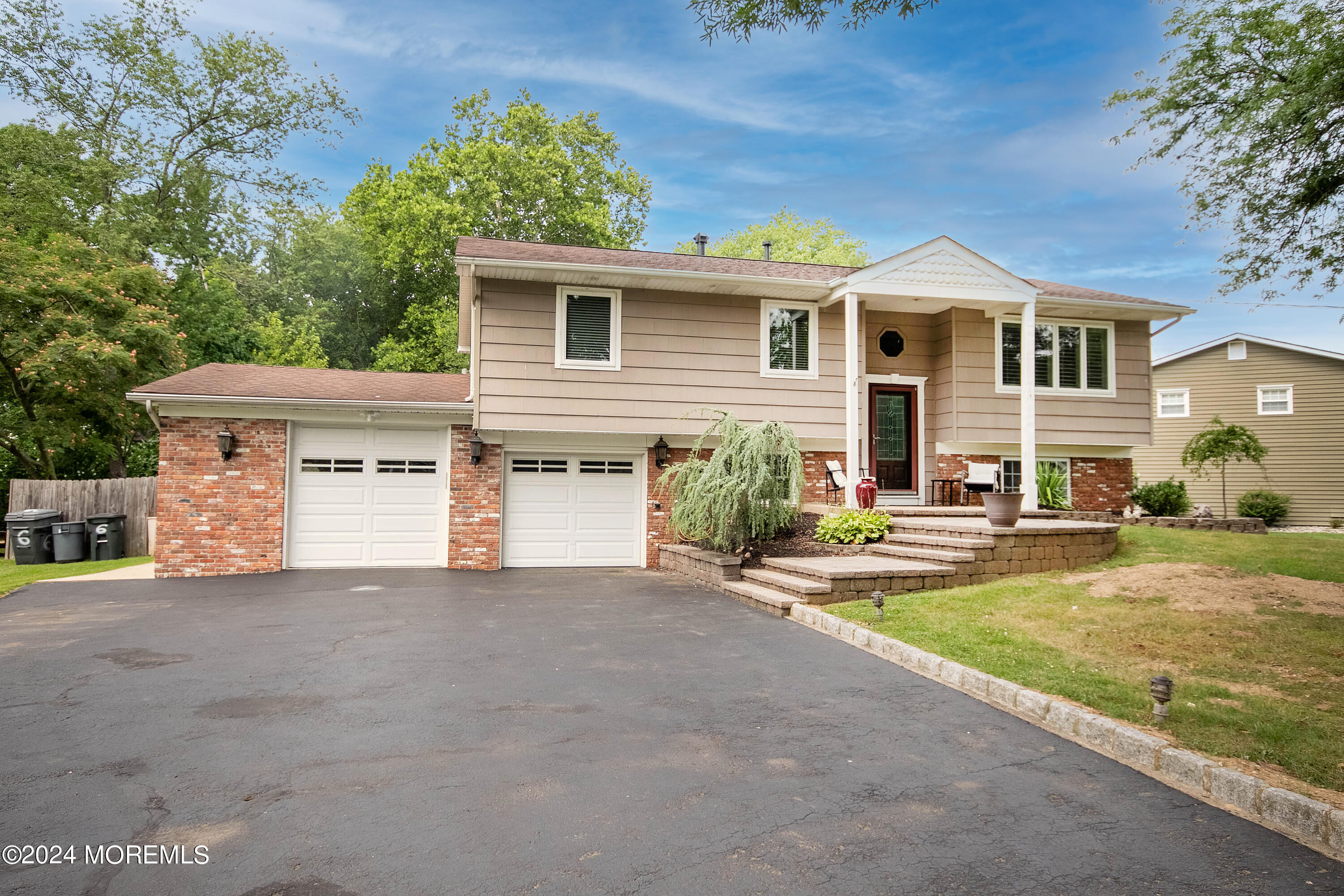 Bunker Hill Dr, Manalapan, NJ 07726