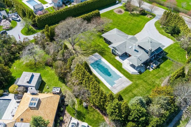 8 Niamogue Ln, House other with 3 bedrooms, 2 bathrooms and null parking in Quogue NY | Image 31