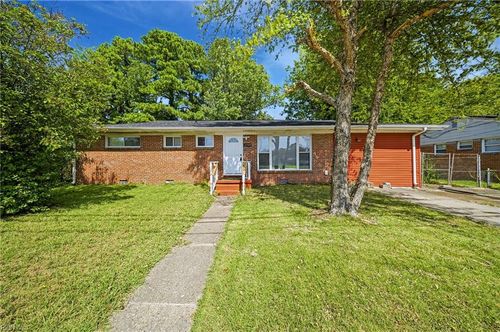 2948 E Little Creek Road, Norfolk, VA, 23518 | Card Image