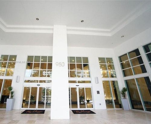 1107-950 Brickell Bay Dr, Miami, FL, 33131-3931 | Card Image