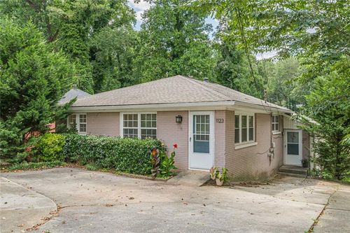 1121 Glendale Dr, East Point, GA, 30344-2884 | Card Image