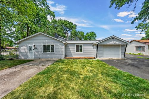 8425 Central Ave, Burbank, IL, 60459-2603 | Card Image