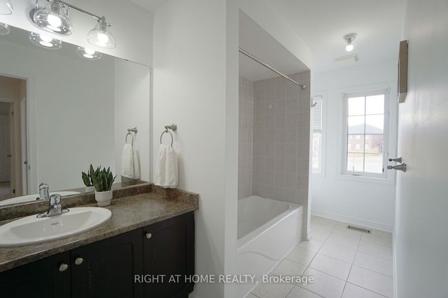 99 Grady Dr, House other with 3 bedrooms, 3 bathrooms and 3 parking in Newcastle ON | Image 38