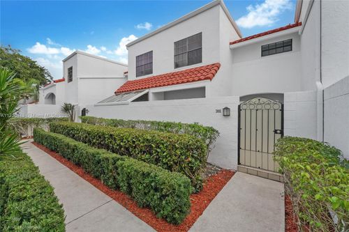 2-20936 Bay Ct, Aventura, FL, 33180-3865 | Card Image
