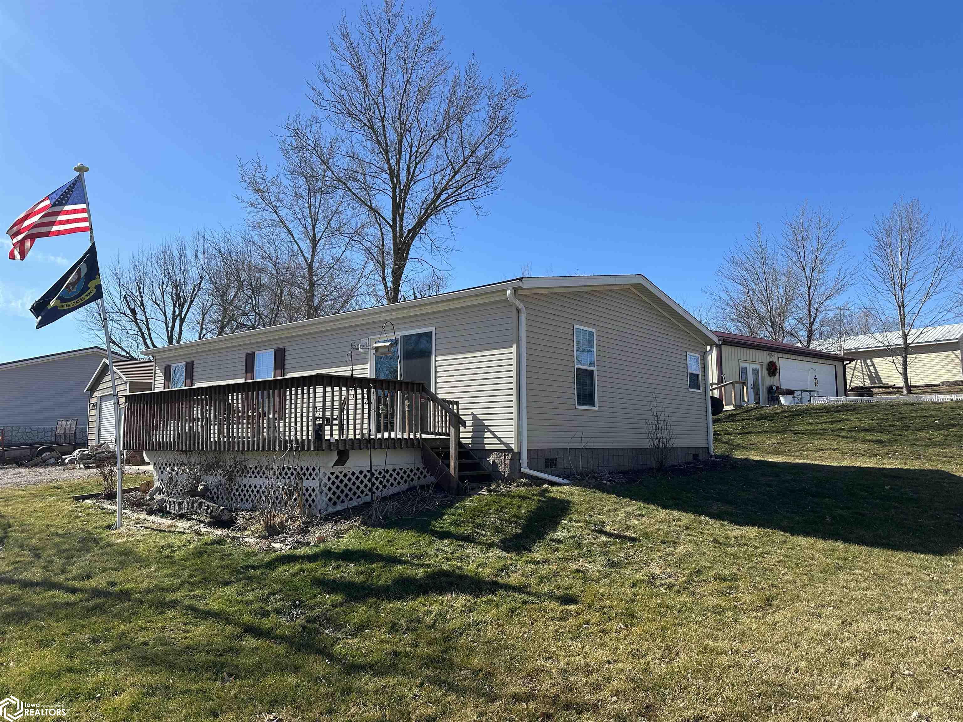 Wyatt Earp Trl, Melrose, IA 52569