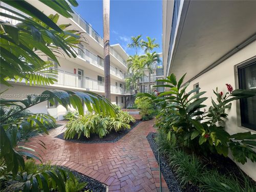 s115-3242 Mary St, Coconut Grove, FL, 33133-5276 | Card Image