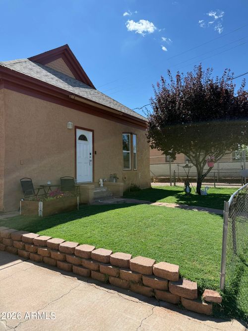 113 E Aspinwall St, Winslow, AZ, 86047-3709 | Card Image
