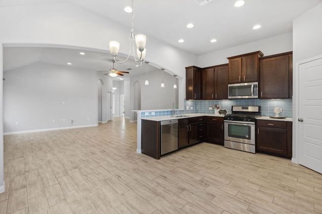Stainless sttel appliances and built-in microwave | Image 15