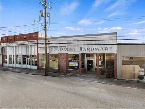 105 W Main St, Marshall, AR, 72650-8937 | Card Image