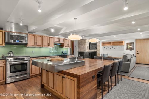 2c-124 W Hyman Ave, Aspen, CO, 81611-1716 | Card Image