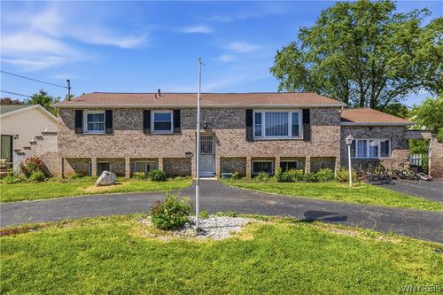7416 Greenview Rd, Niagara Falls, NY, 14304-1333 | Card Image