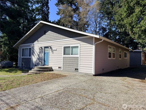 11837 32nd Ave Ne, Seattle, WA, 98125-5603 | Card Image