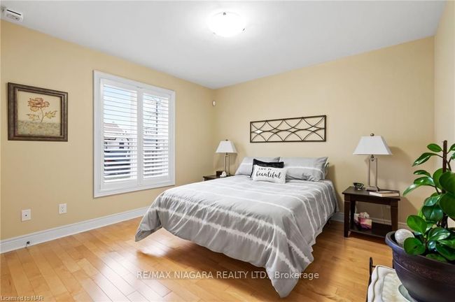 8 Woodbine Ave, House other with 3 bedrooms, 2 bathrooms and 2 parking in Saint Catharines ON | Image 14
