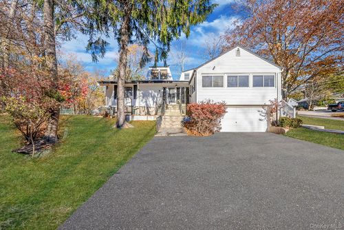 10 Sylvan Ln, Miller Place, NY, 11764-1535 | Card Image