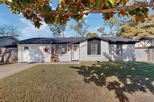 1405 Bryan Dr, Bedford, TX, 76022-7511 | Card Image