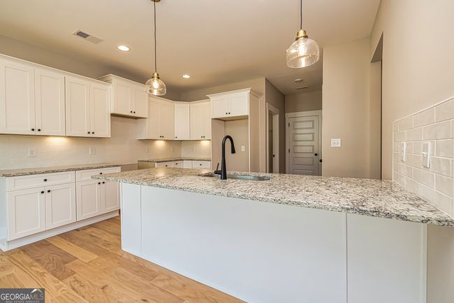 65 Oakhurst Trl, House other with 4 bedrooms, 4 bathrooms and null parking in Sharpsburg GA | Image 7