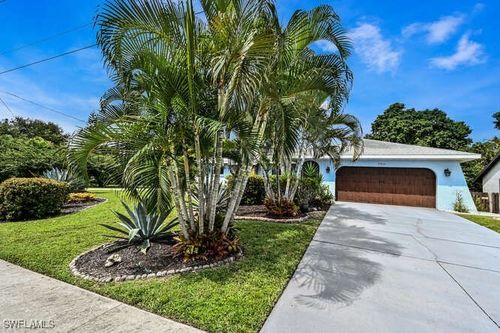 27640 Michigan St, BONITA SPRINGS, FL, 34135-4672 | Card Image