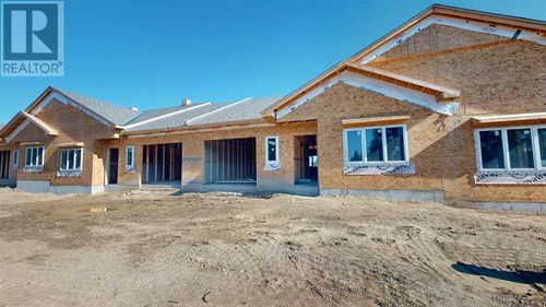 821 7 Ave W, Cardston, AB, T0K | Card Image