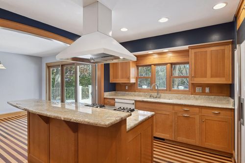 5207 Doncaster Way, Edina, MN, 55436-2012 | Card Image