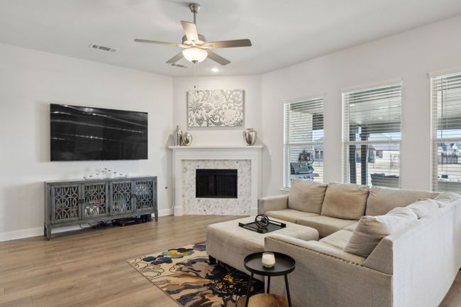 1124 Macgregor Ln, House other with 4 bedrooms, 5 bathrooms and null parking in Gunter TX | Image 9