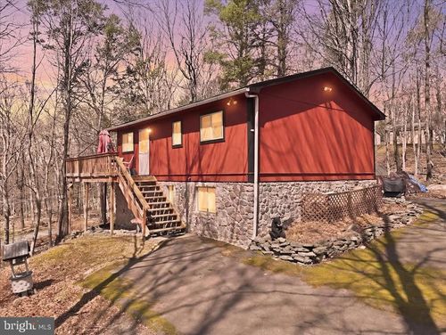 150 Tanglewood Dr, Greentown, PA, 18426-7546 | Card Image