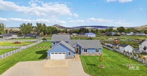 1425 Connelly Ln, Emmett, ID, 83617-3427 | Card Image