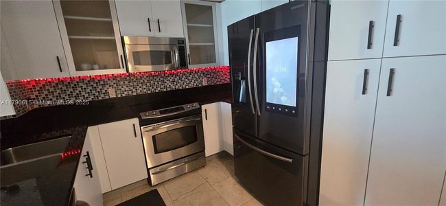APT-1024 - 7900 Harbor Island Dr, Condo with 1 bedrooms, 2 bathrooms and null parking in North Bay Village FL | Image 21