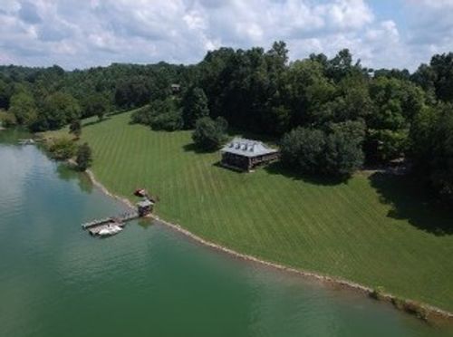 834 Lake Haven Dr, Tullahoma, TN, 37388-6521 | Card Image