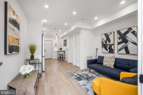 702 19th St Ne, WASHINGTON, DC, 20002-4714 | Card Image