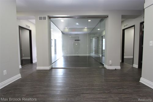 ste-110-33060 Northwestern Hwy, West Bloomfield, MI, 48322-3695 | Card Image