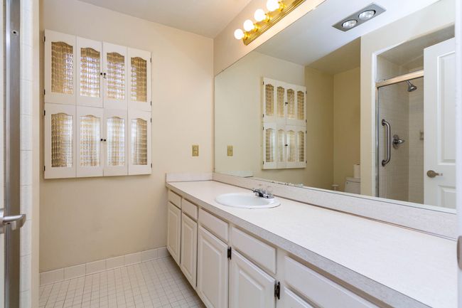 Primary bath | Image 16