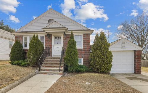 196 Wardlaw Ave, Providence, RI, 02908-2226 | Card Image