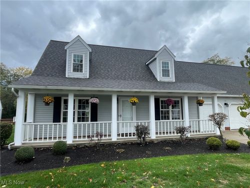 135 Nantucket Cir, Painesville, OH, 44077-1549 | Card Image