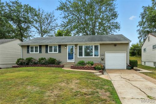 7222 Cheshire Ln, Affton, MO, 63123-2206 | Card Image