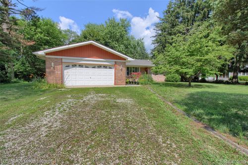 13702 Lenmoore Rd, Van Buren Township, MI, 48111-2888 | Card Image