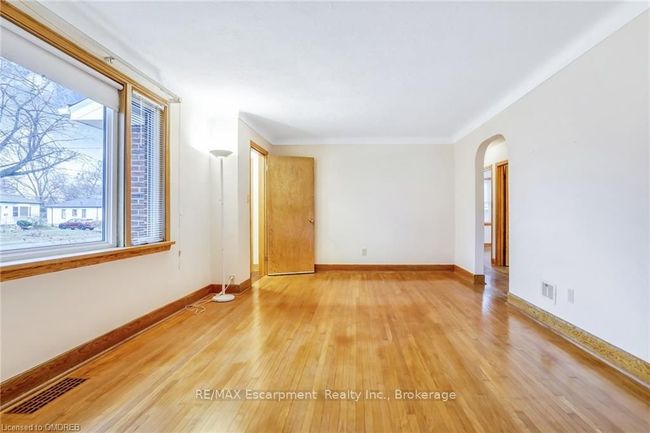 22 Ghent St, House other with 5 bedrooms, 2 bathrooms and 4 parking in Saint Catharines ON | Image 7