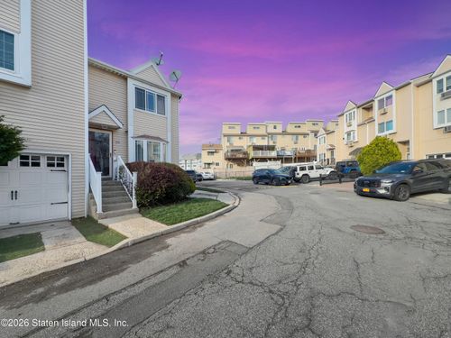 30 Northport Lane, Staten Island, NY, 10314 | Card Image