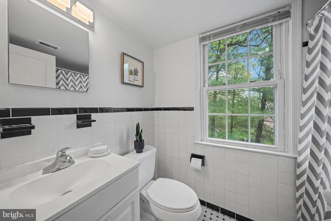 APT-204 - 2214 Washington Ave, Condo with 2 bedrooms, 1 bathrooms and null parking in SILVER SPRING MD | Image 12