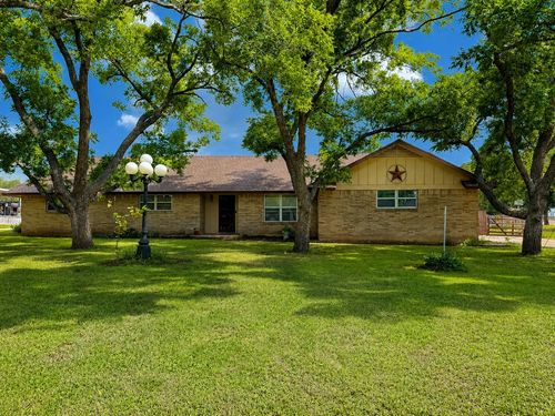 536 E 4th St, Joshua, TX, 76058-3052 | Card Image