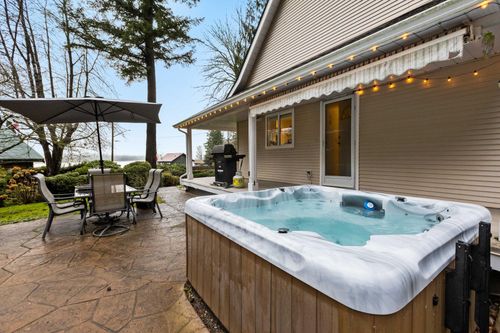 7388 Rockwell Pl, Harrison Hot Springs, BC, V0M1K0 | Card Image